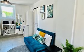 Studio Tropical
